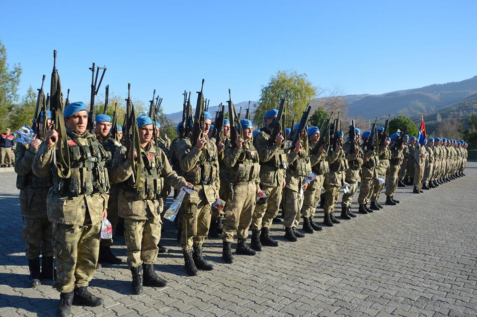 Kahraman komandolara Niksar'da davullu-zurnalı karşılama
