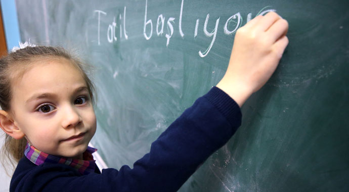 Okullar yarıyıl tatiline girdi Okullar yarıyıl tatiline girdi