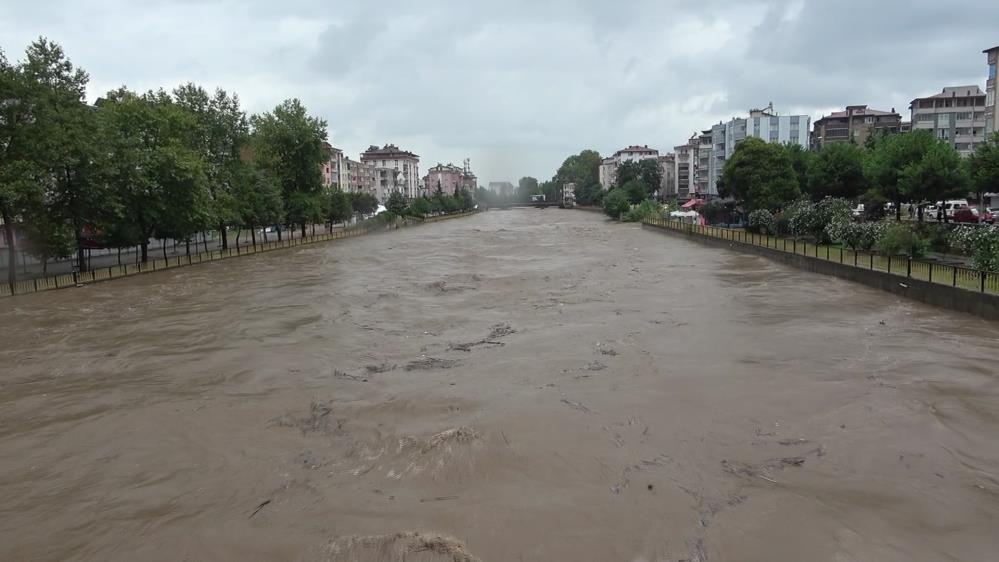 Terme Çayı'nın debisi yükseliyor, sele karşı anons yapılıyor