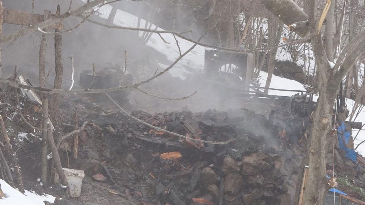 Ölüm beşikte yakaladı: Yangında 8 aylık bebek ve 3 yaşındaki çocuk yanarak öldü