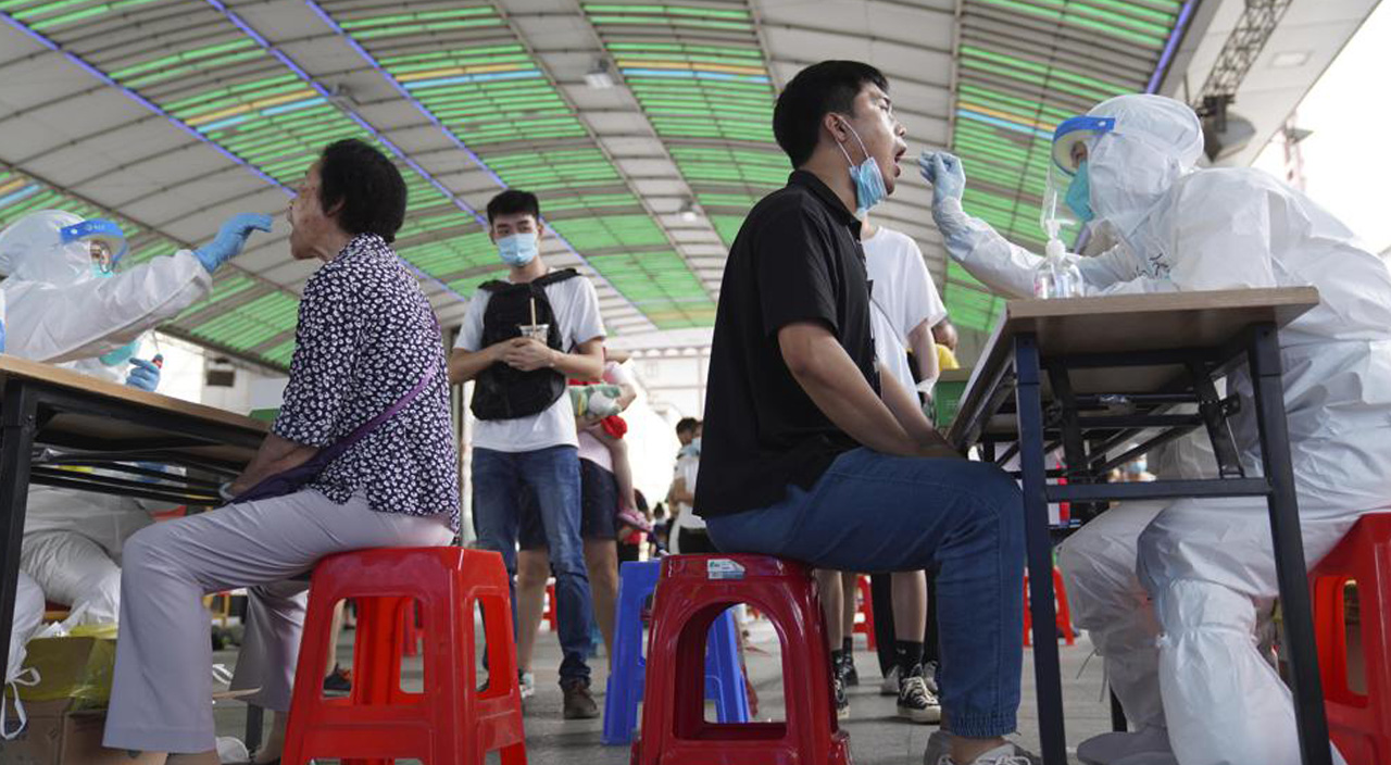 Pekin'de kırmızı alarm: Maskeler çıkıyor derken vakalar yeniden patladı