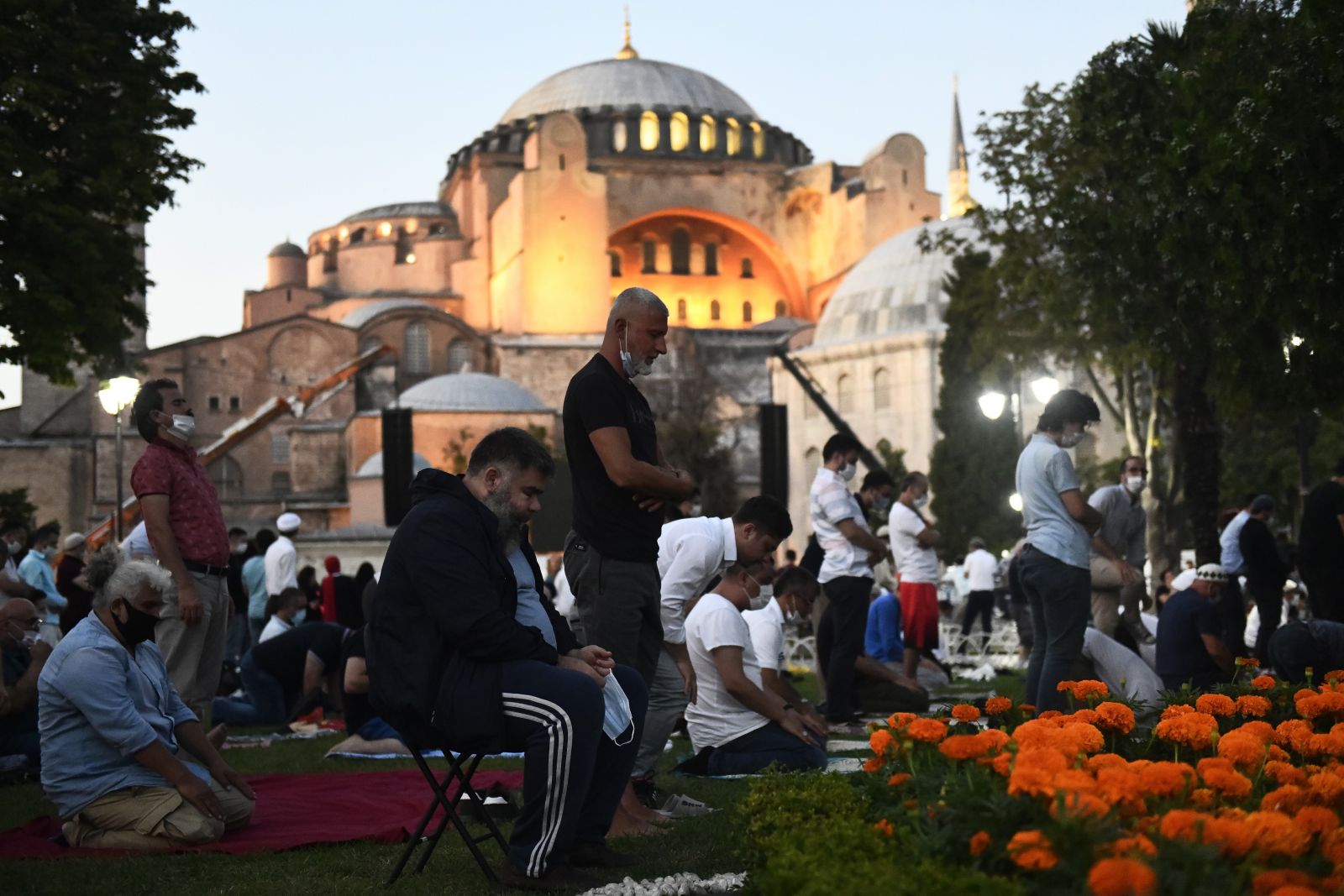 Ayasofya'da kılınacak ilk Cuma namazı dünya basınında da manşetlerde