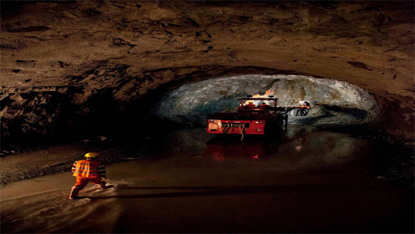 Türkiye'nin en uzun çift tüplü tüneli Ovit'te sona yaklaşılıyor