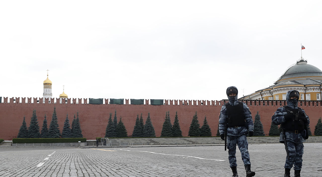 Şiddetli rüzgar Kremlin’in burcunu yıktı, Kızıl Meydan ziyarete kapatıldı