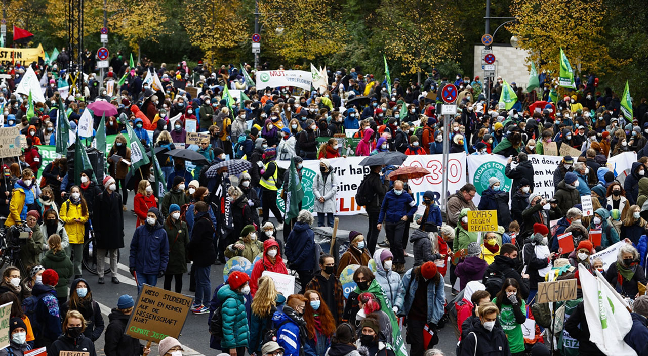 Almanya'da iklim değişikliğine dikkat çekmek için gösteriler yapıldı