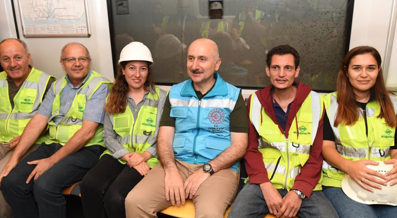 İstanbullulara müjdeyi test sürüşünü yapan Bakan Karaismailoğlu verdi: Ekim ayında açılıyor İstanbullulara müjdeyi test sürüşünü yapan Bakan Karaismailoğlu verdi: Ekim ayında açılıyor