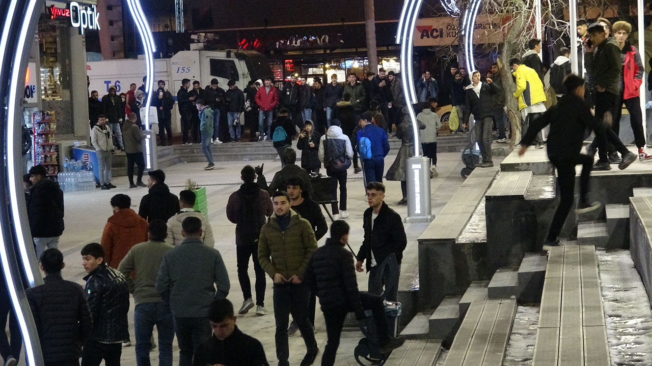 Derbi sonrası taraftarlar birbirine girdi