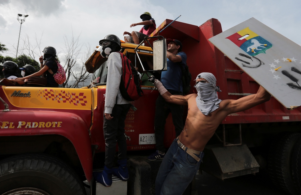 Venezuela'daki protestolarda ölü sayısı artıyor