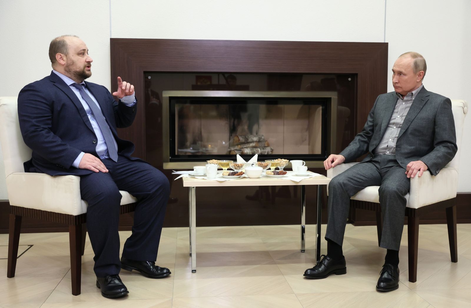 Putin, 3. doz Covid-19 aşısını oldu Putin, 3. doz Covid-19 aşısını oldu
