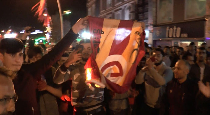 Şampiyonluk kutlamaları sırasında ortalık karıştı