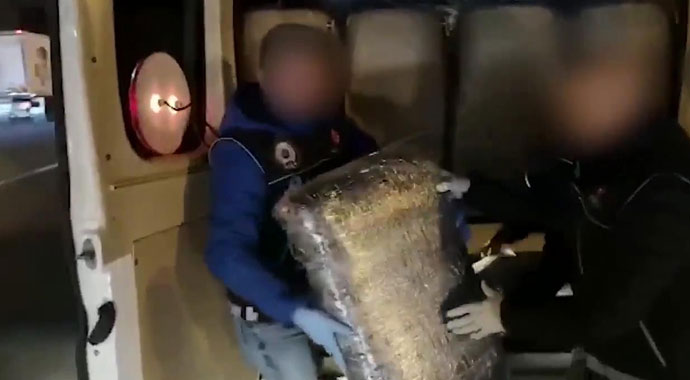 İçişleri Bakanı Soylu: İstanbul'da 2 ton esrar ele geçirildi