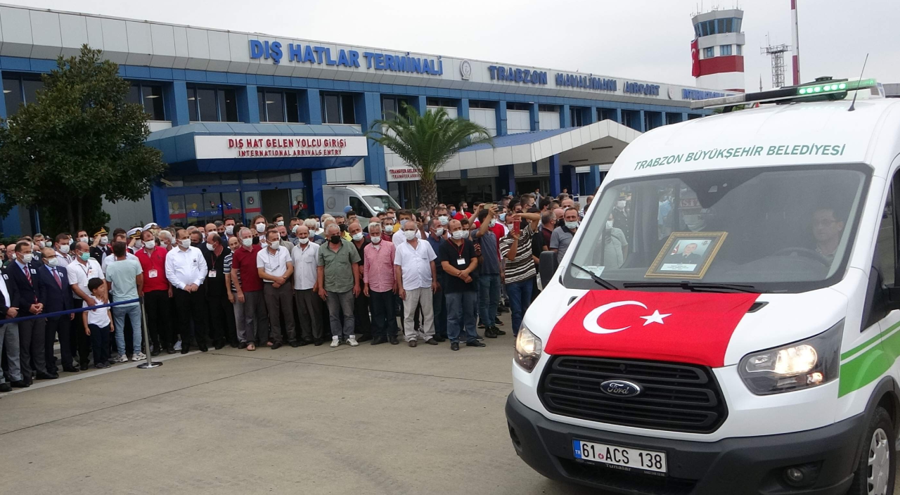 Kuzey Irak'ta şehit düşmüştü! Cenazesi memleketi Trabzon'a getirildi Kuzey Irak'ta şehit düşmüştü! Cenazesi memleketi Trabzon'a getirildi