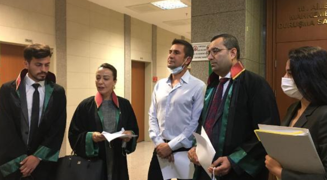 Emre Aşık ve Yağmur Sarnıç çifti boşandı!