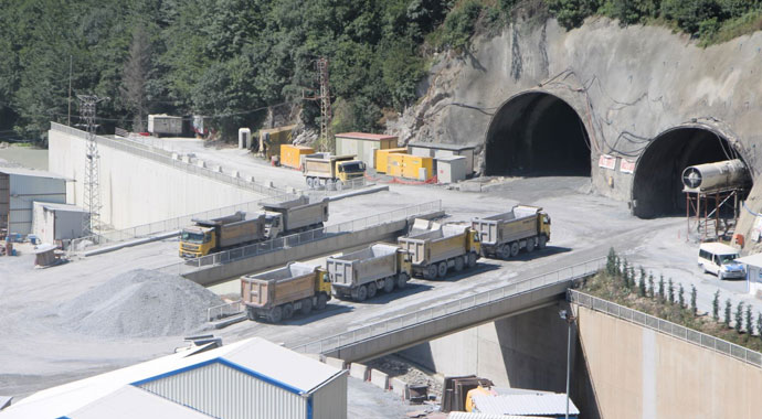 Dağları deldik, yolları tünellerle kısalttık