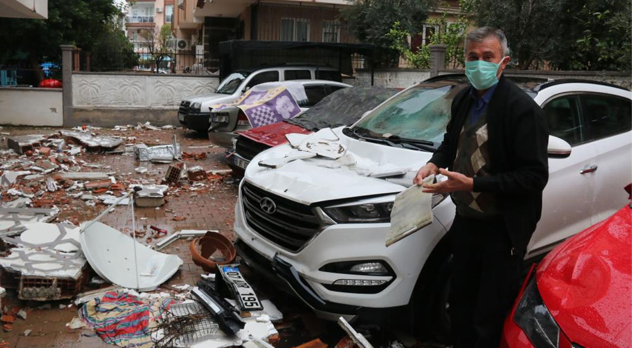 Kırmızı kod verilen Antalya'da fırtına şiddetini arttırdı