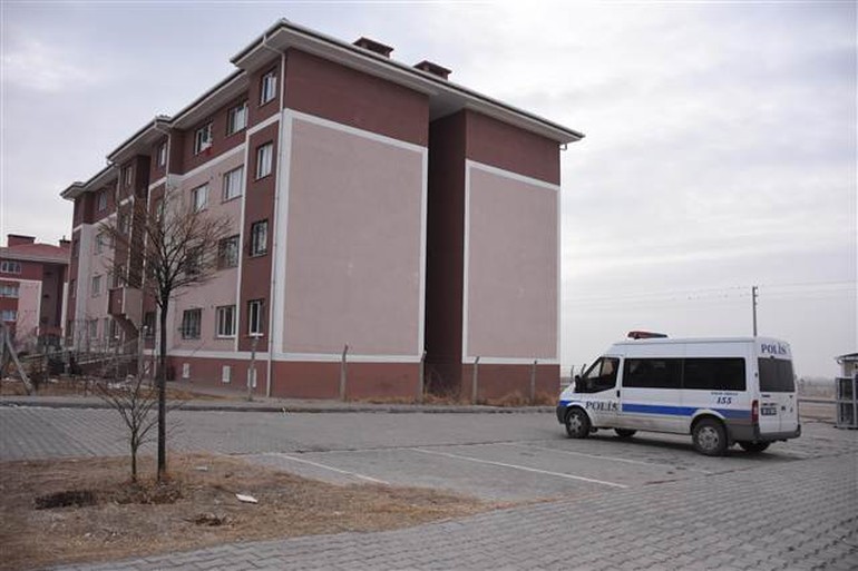 Aylık 100 TL'den aldıkları evleri 400 liradan kiraya verince...