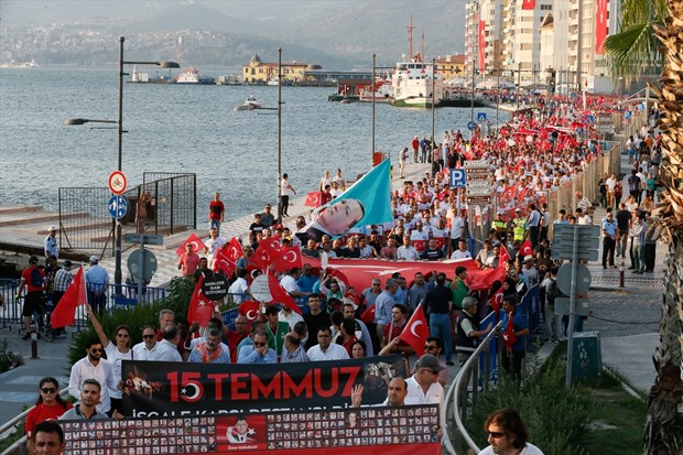 Türkiye demokrasisine sahip çıktı
