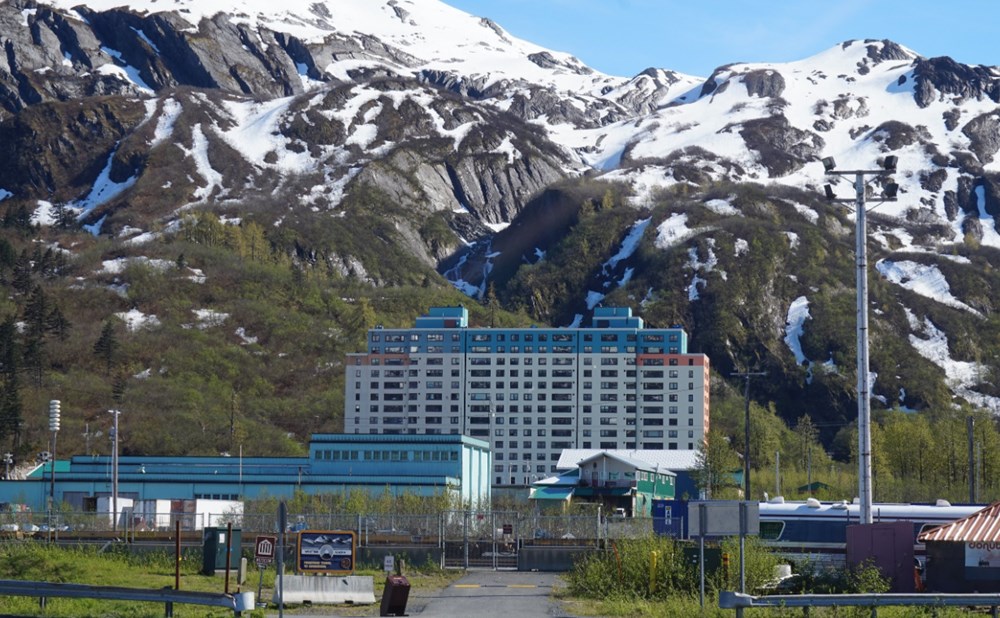 ABD’deki kasabada herkes aynı binada yaşıyor