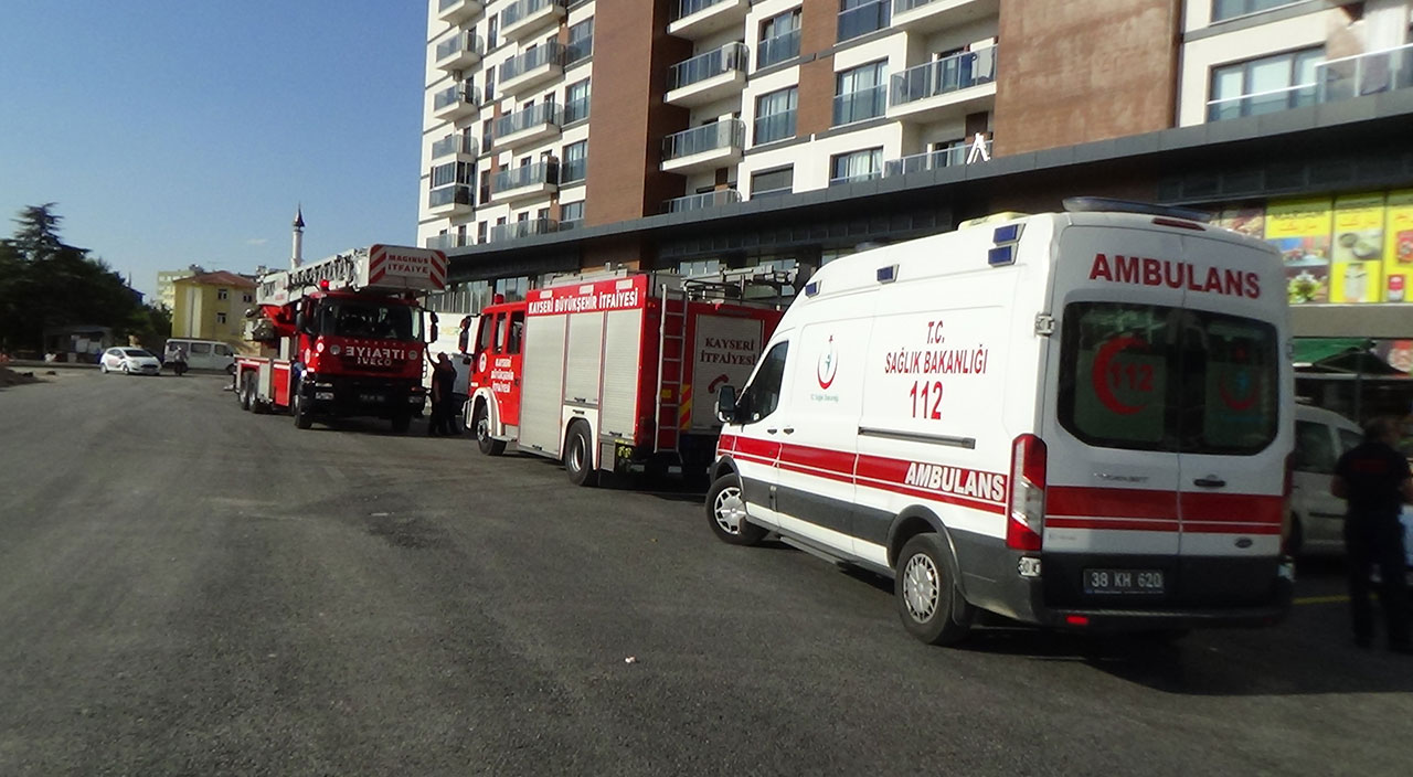 İntihar girişiminde bulunan genç kızı polis ikna etti!