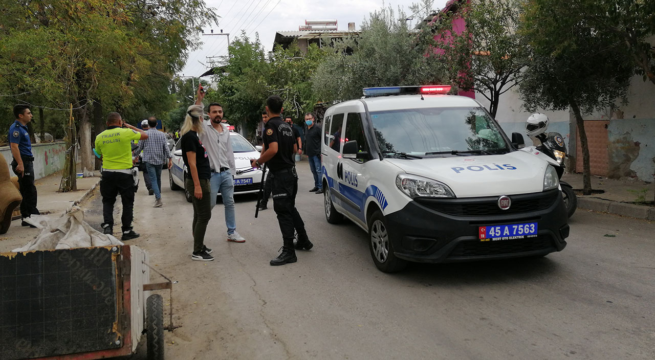 İki grup sokak ortasında pompalı tüfekle birbirine girdi! 5 kişi gözaltına alındı