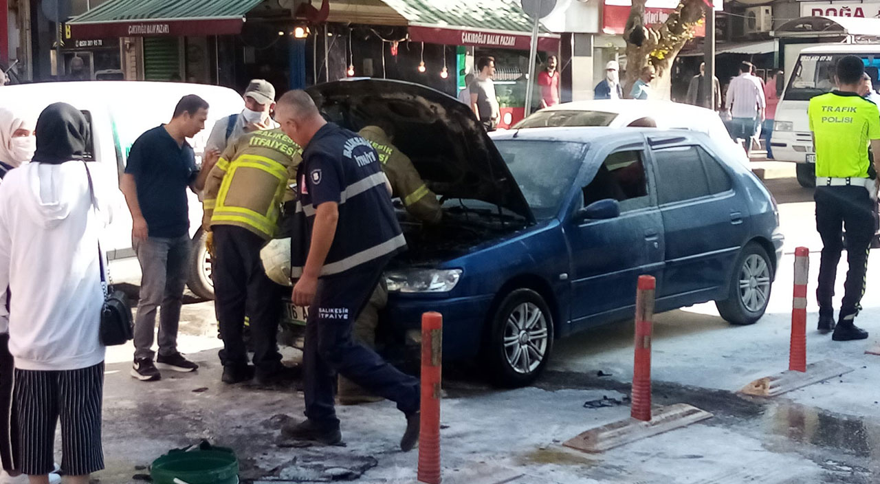 Seyir halindeyken alev aldı! Çevredeki vatandaşlar yardıma koştu