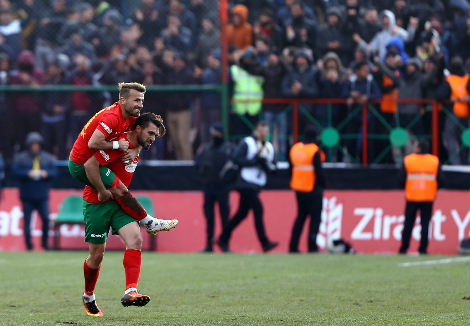 Kayıp futbolcu ölü bulundu!