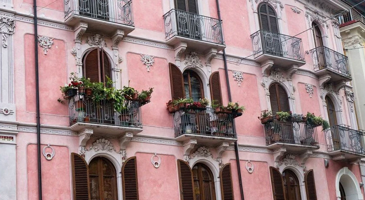 İtalya’da evler 1 Euro’dan satışa çıkarıldı!