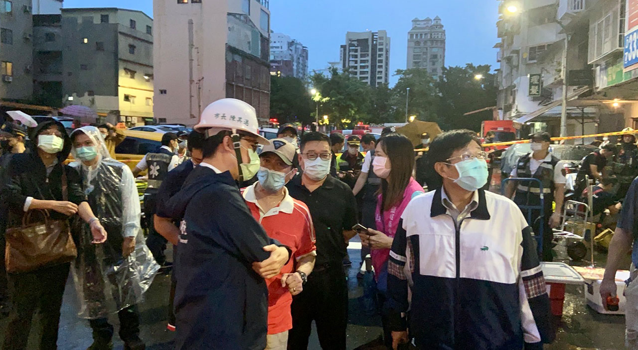 Tayvan'da 13 katlı binada yangın! Ölü ve yaralılar var