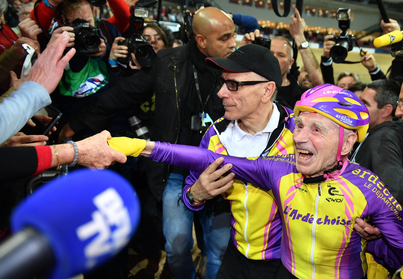 105 yaşındaki bisikletçiden rekor