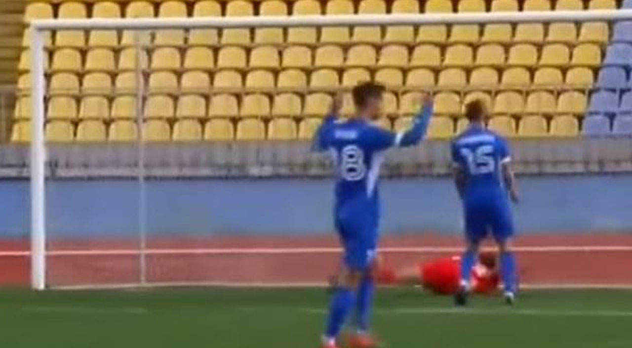 Futbol tarihinde bir ilk! Rakibin golüne sevinen futbolcuya soruşturma