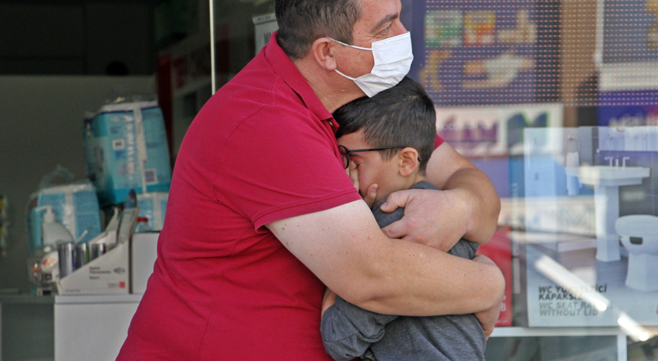 Soyguncu tarafından öldürülmüştü! Eşi ve çocuğunun feryatları yürek sızlattı