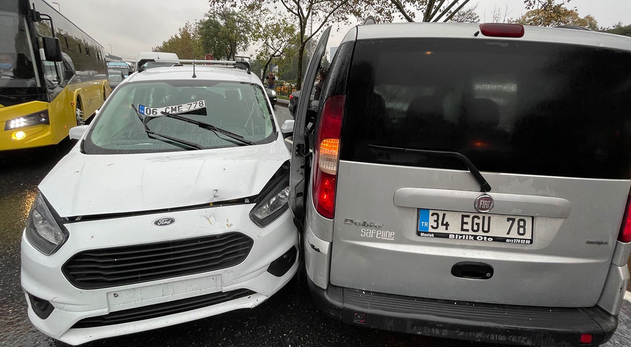 Şişli’de meydana gelen zincirleme kazada 7 araç birbirine girdi