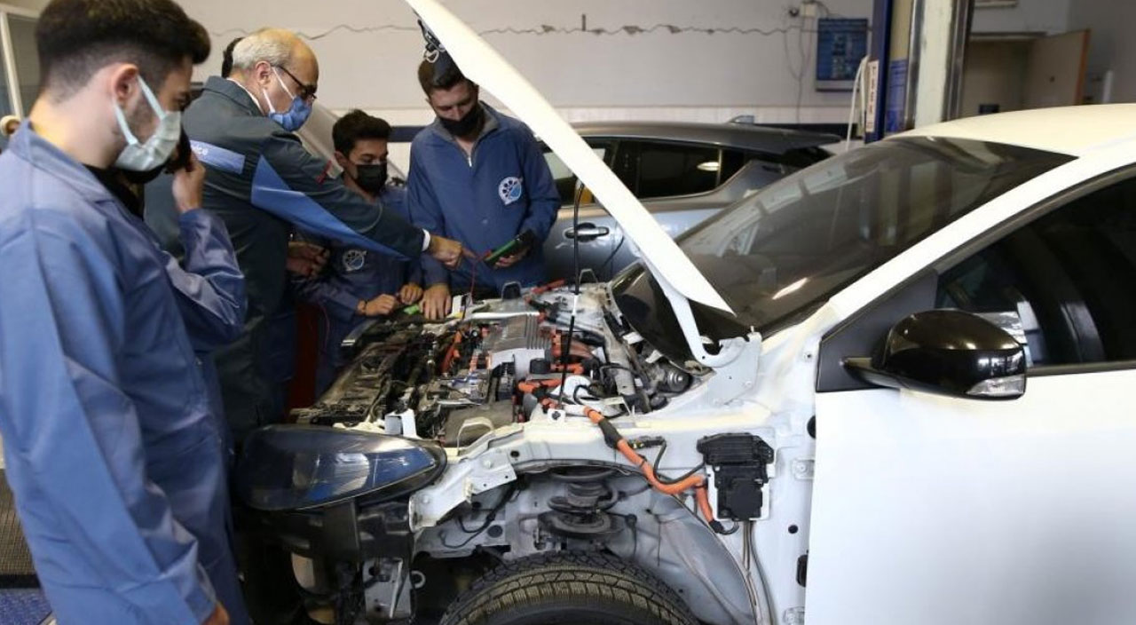TOGG için nefesler tutuldu: Banttan inmeden teknik elemanlar mezun oluyor