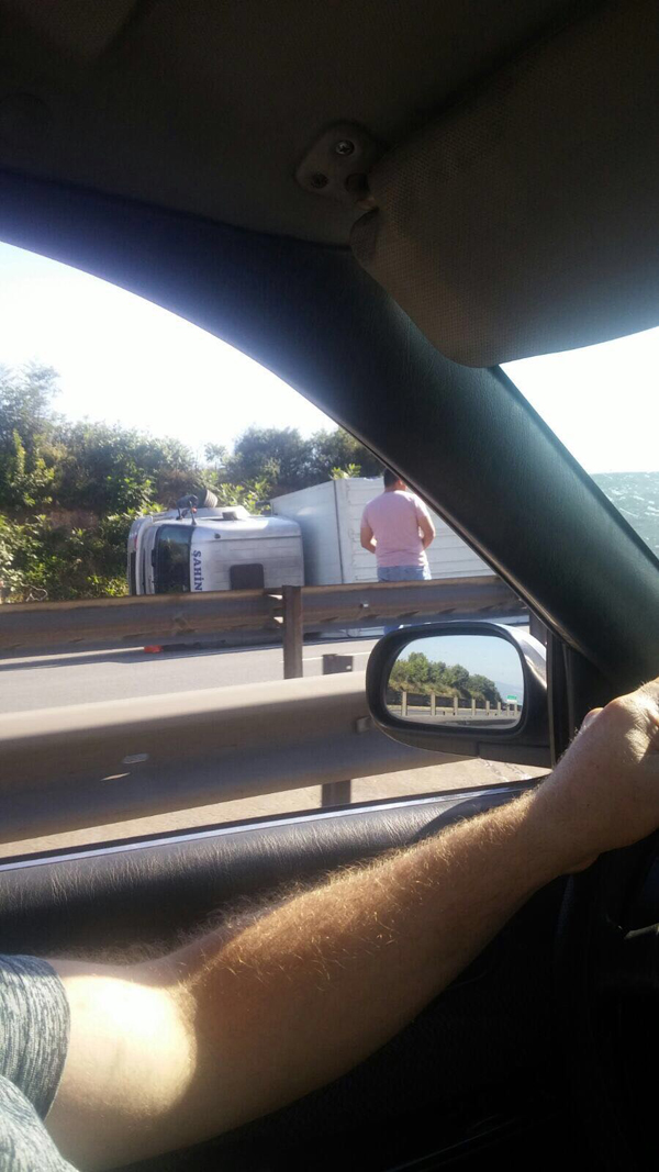 İstanbul - Ankara yolunda tırlar devrildi, trafik kilit!