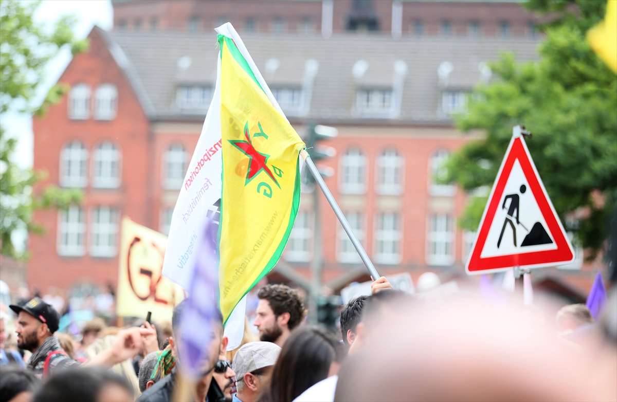 Terör örgütü PKK yandaşları Hamburg'da sokaklara çıktı