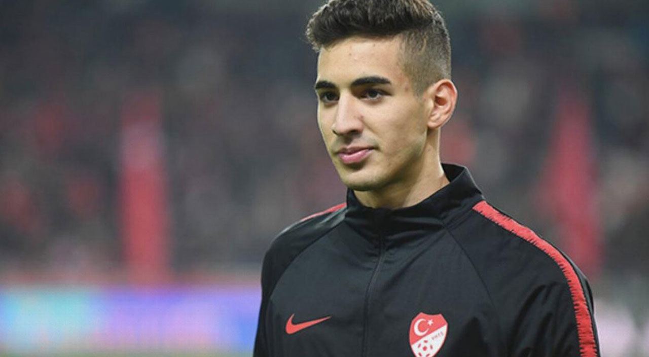 Galatasaray milli futbolcu Mert Müldür için harekete geçti!