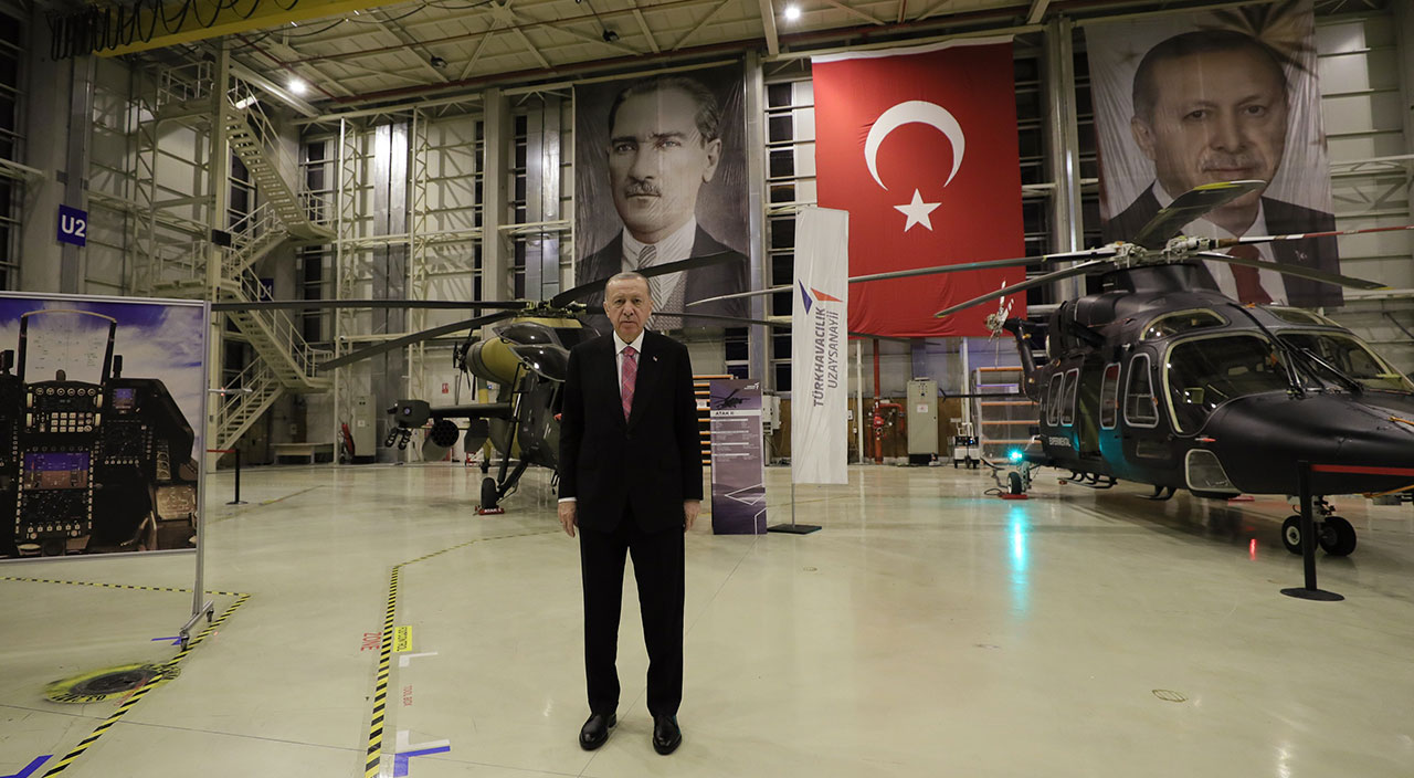 Erdoğan yerli helikopter Gökbey’i yerinde inceledi! İlk kez görüntülendi