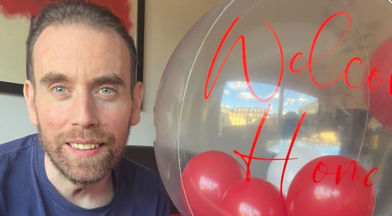 Bir yıl sonra koronavirüsü yendi, konuşmayı ve yürümeyi yeniden öğrendi