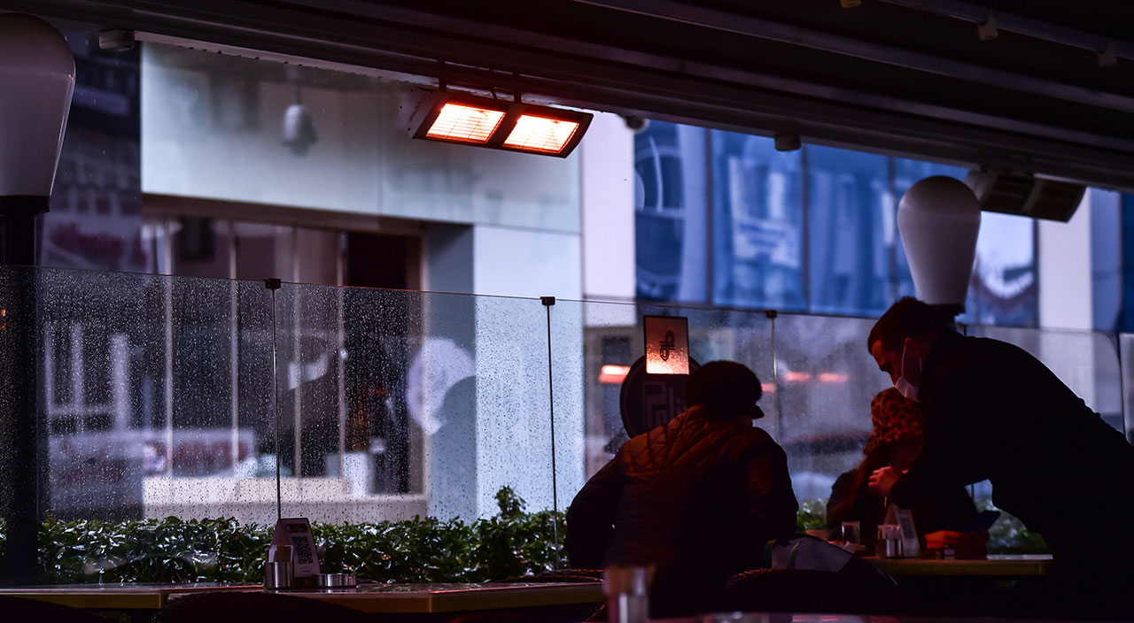Restoran ve kafelerde ısıtıcı tartışması büyüyor: Maliyetler müşteriye yansıtılıyor