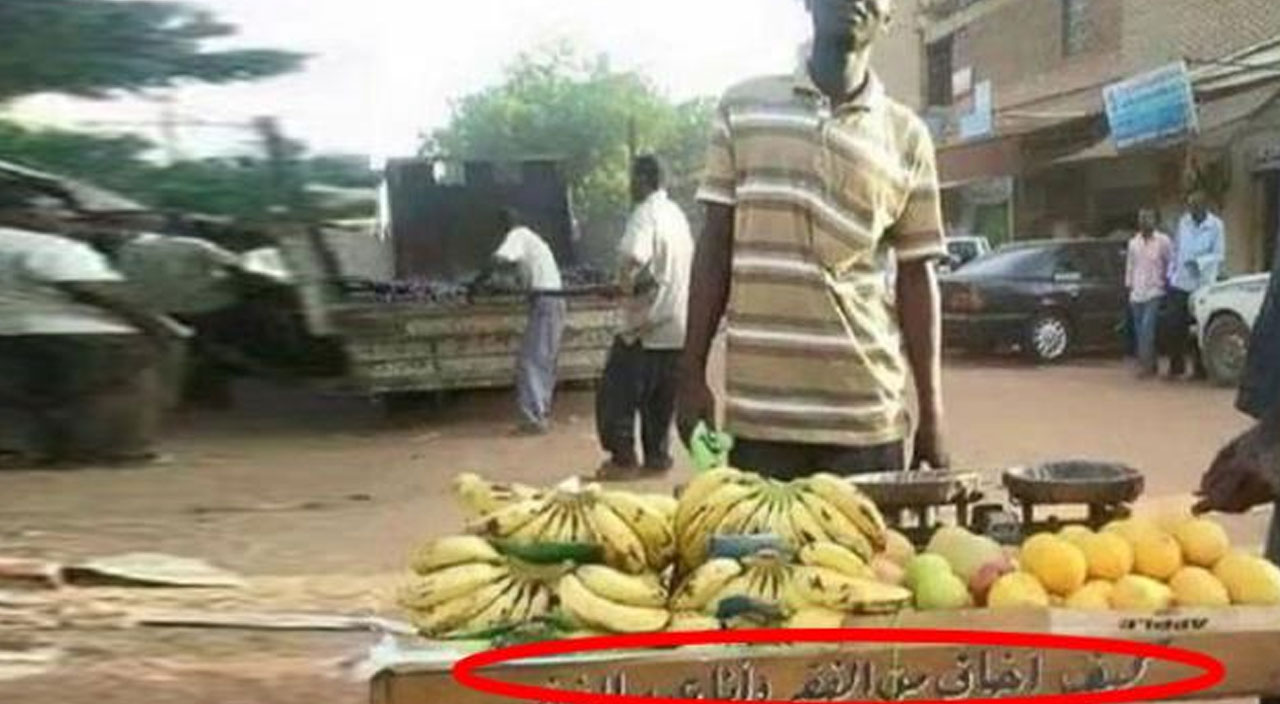 Seyyar satıcının arabasının önüne yazdığı ilginç not herkesi mest etti!