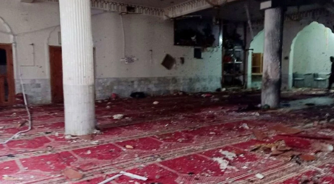 Pakistan'da camiye bombalı saldırı düzenlendi!