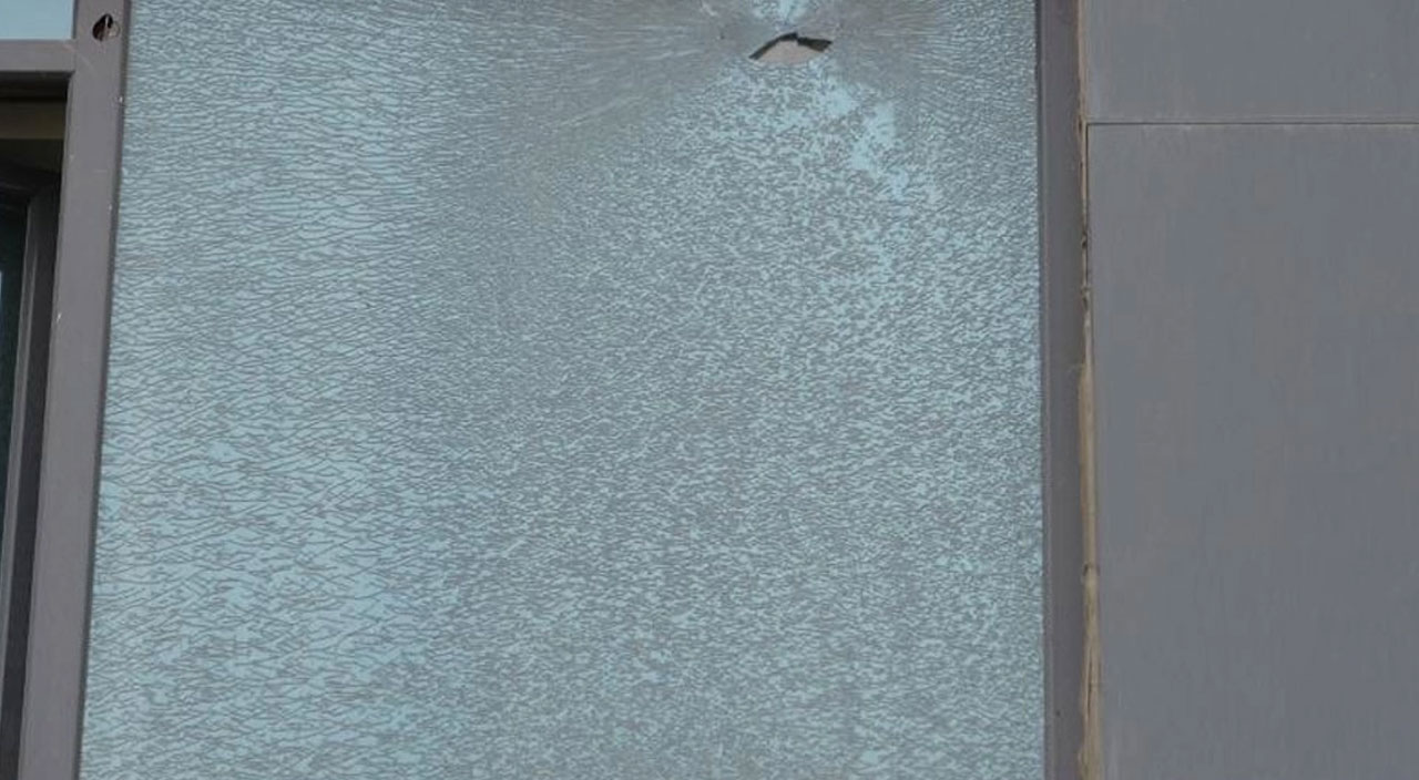 Son dakika: AK Parti Yüksekova İlçe Başkanlığına taşlı saldırı