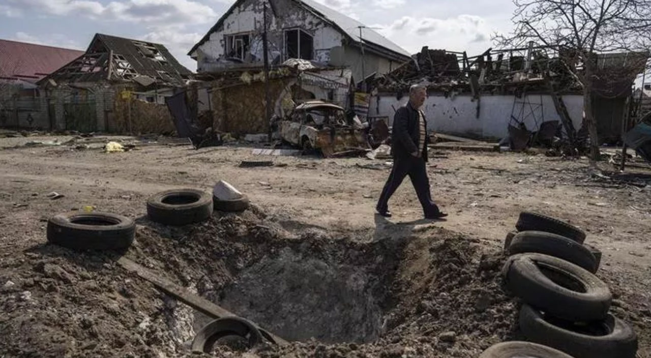 Batı medyasından korkunç iddia: Rus birliği kendi komutanlarını tankla ezdi!