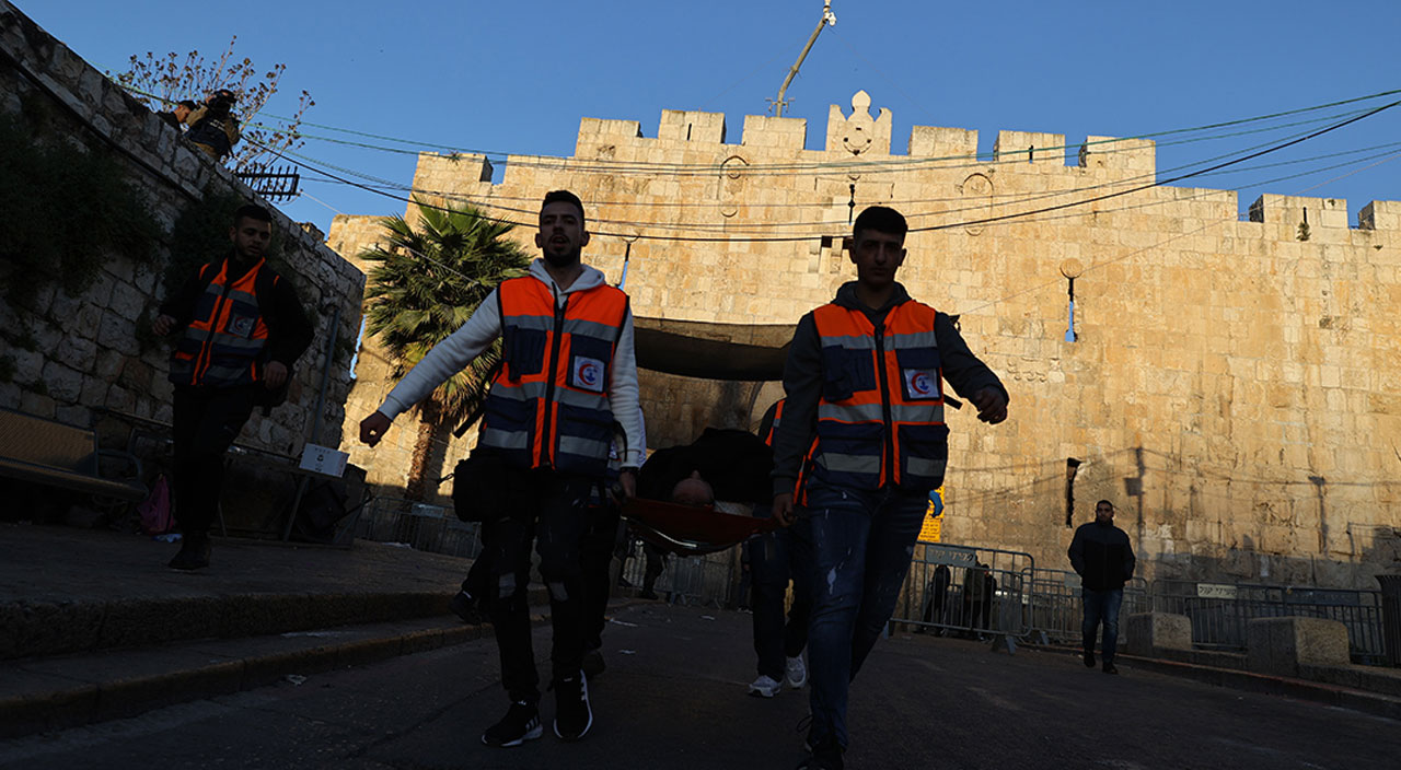 İsrail polisi Mescid-i Aksa'da bulunan Kıble Mescidi'ne girdi! 90 Filistinli yaralandı
