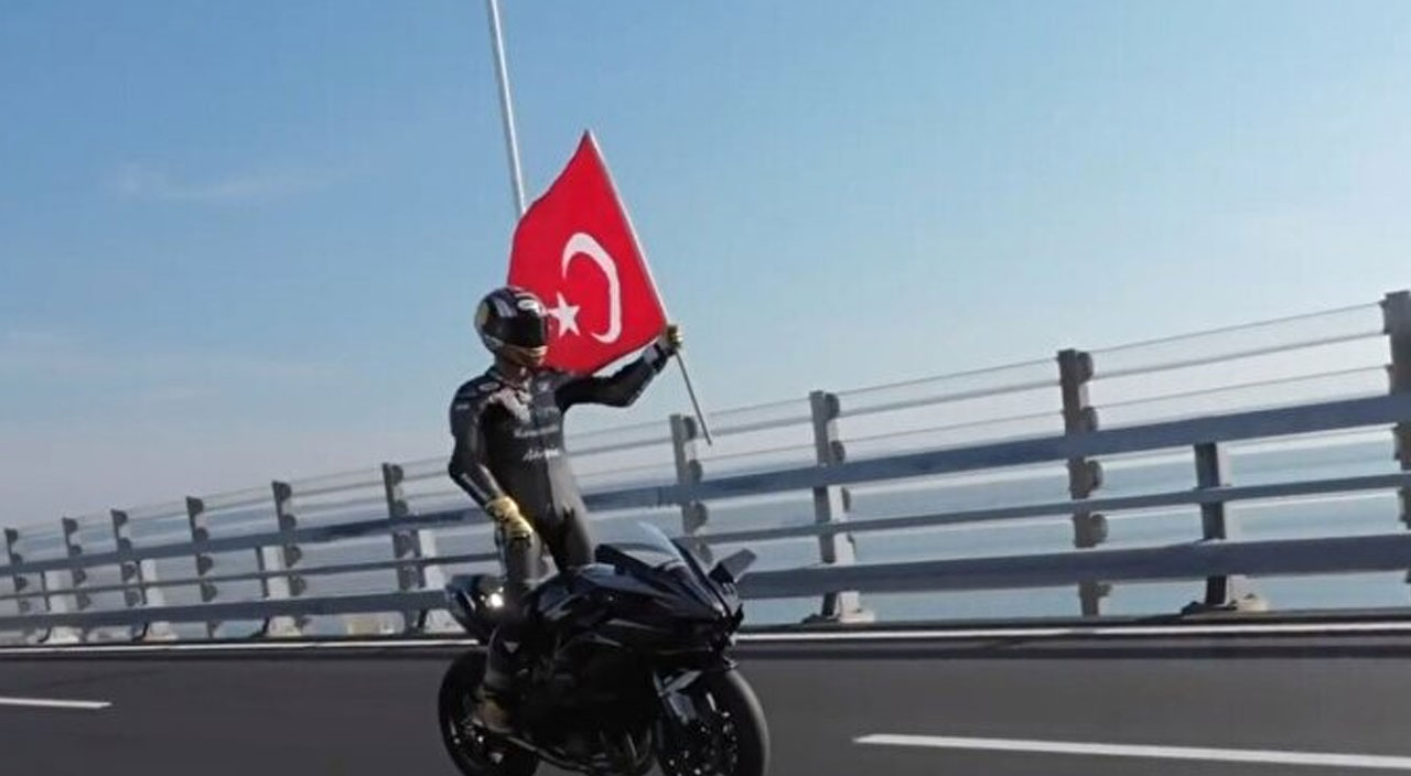 Kenan Sofuoğlu ve Toprak Razgatlıoğlu 1915 Çanakkale Köprüsü’nden beraber geçti