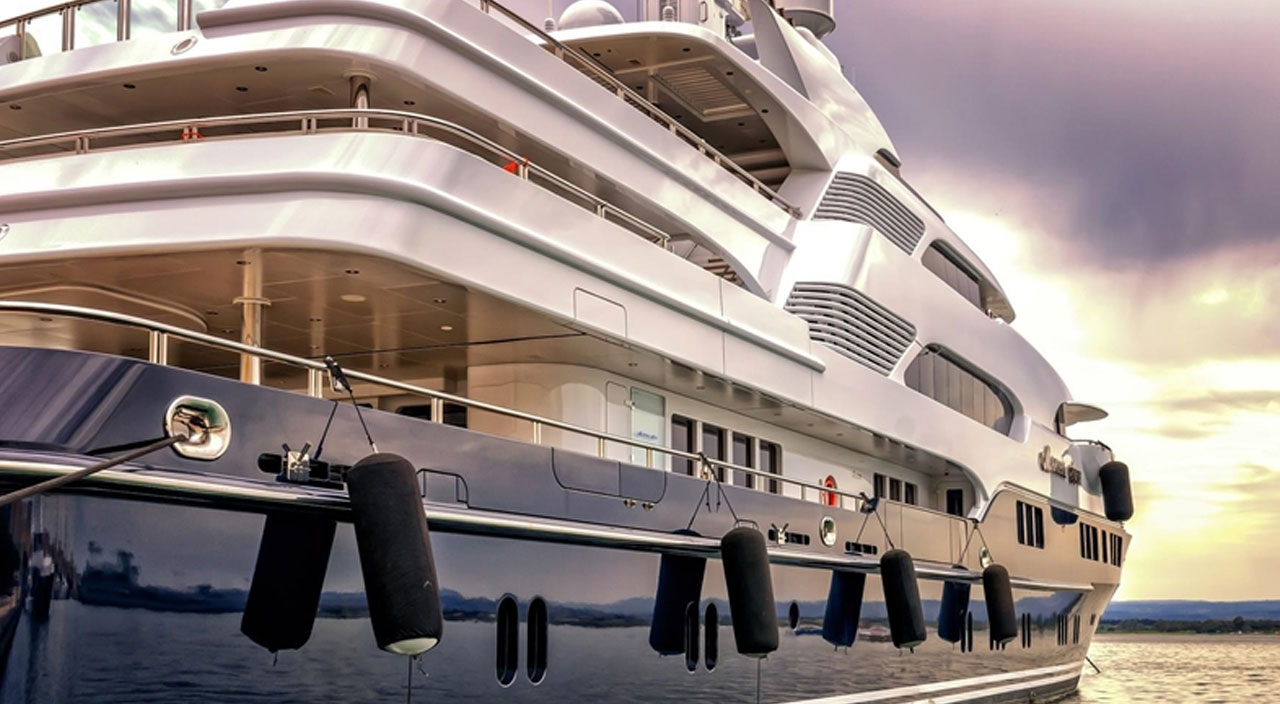 Fiji, Rus oligarkın 325 milyon dolarlık süper lüks yatına el koydu! Mürettebat göz altına alındı