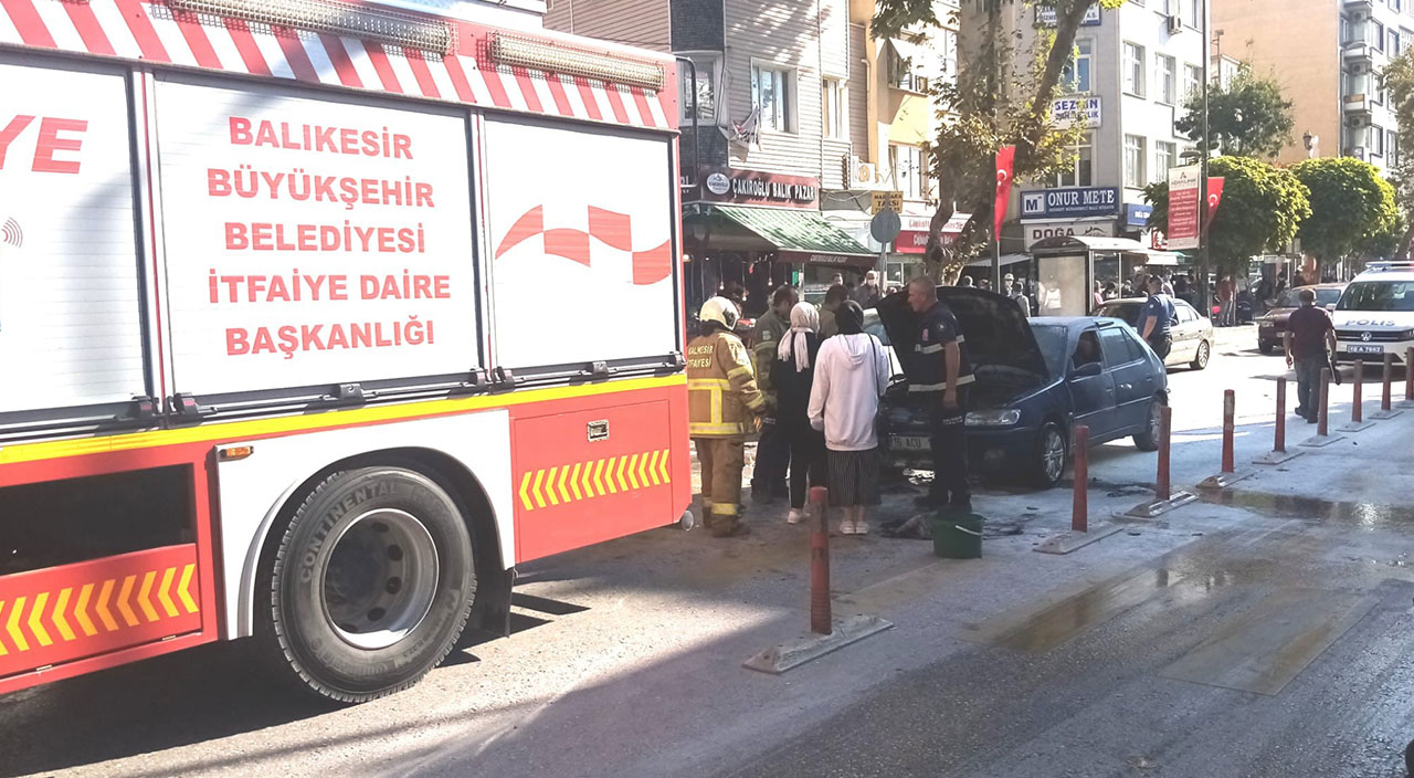 Seyir halindeyken alev aldı! Çevredeki vatandaşlar yardıma koştu
