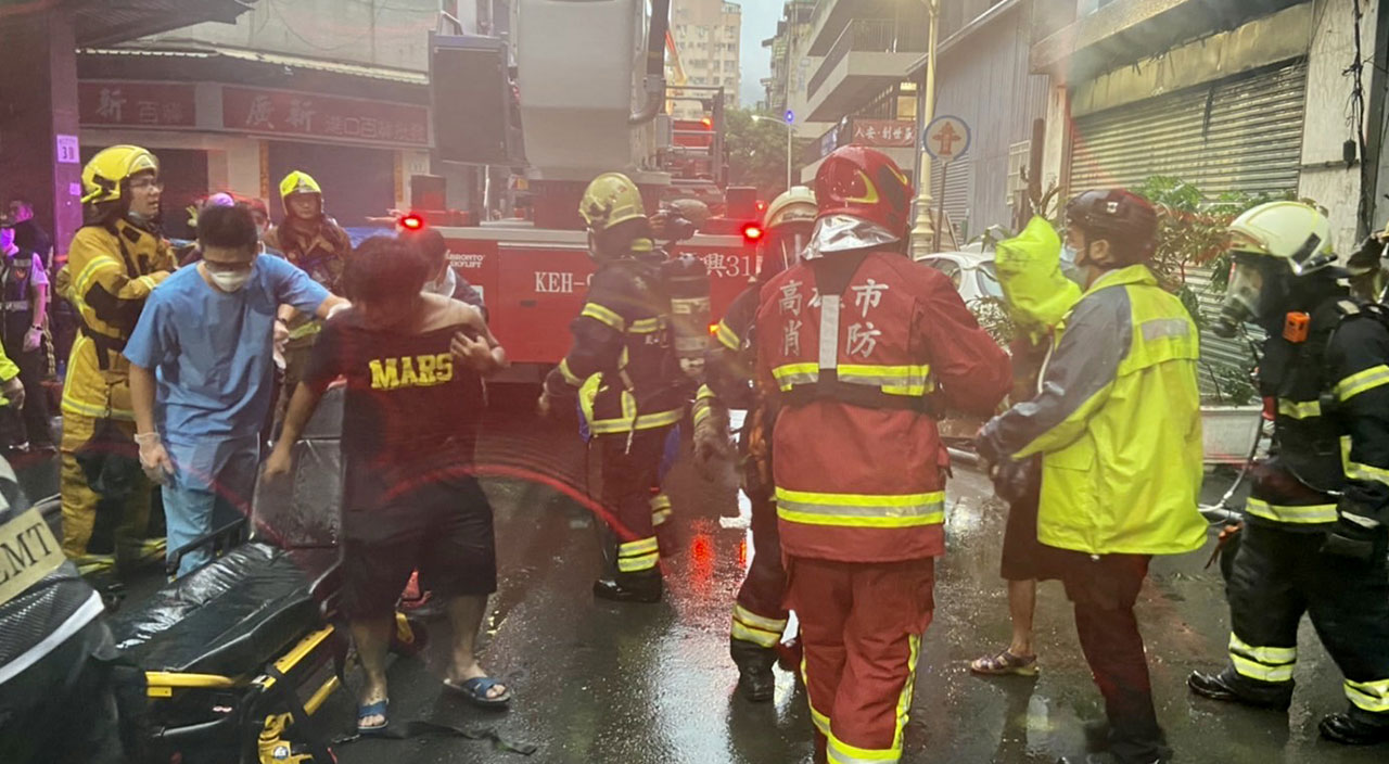 Tayvan'da 13 katlı binada yangın! Ölü ve yaralılar var