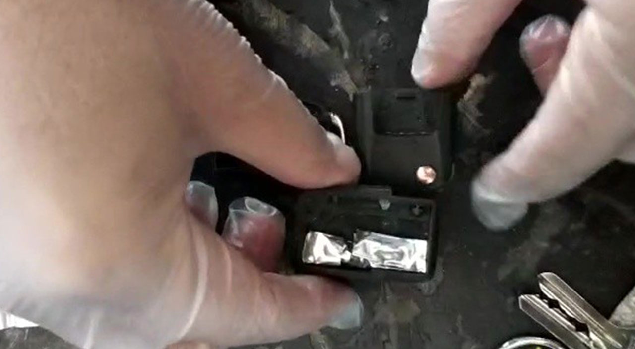 Düzce’de akıl almaz görüntü! Kumandalı araç anahtarlarından uyuşturucu çıktı