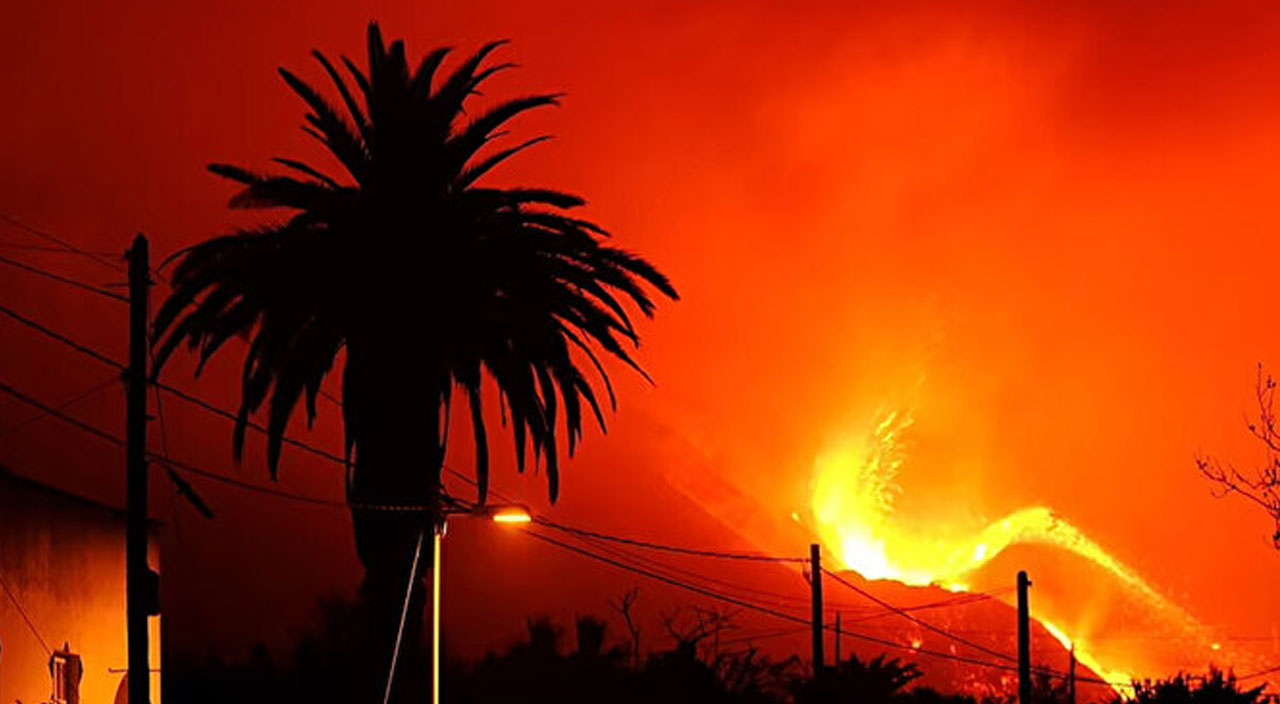 Patlamalar 1 aydır devam ediyor! Lavlar yerleşim yerlerine yaklaştı